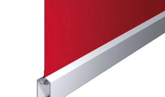 Rotes Rollobild mit Aluminiumkassette