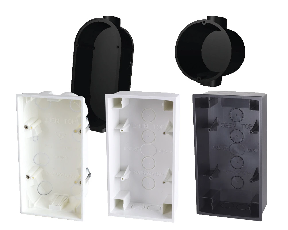 Mehrere elektrische Anschlussdosen in verschiedenen Farben